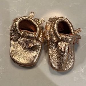 NWOTs Rose gold freshly picked moccasins size 1